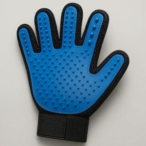 Enhanced Five Finger Design Pet Deshedding Glove For Hard To Reach Areas And Sensitive Skin Care